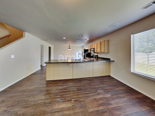 Building Photo - 1006 W 180 S