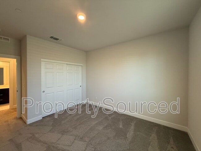 Building Photo - 1978 Memorial Ln