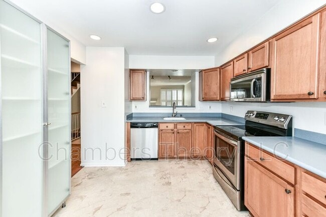 Building Photo - 21 Fendall Ave