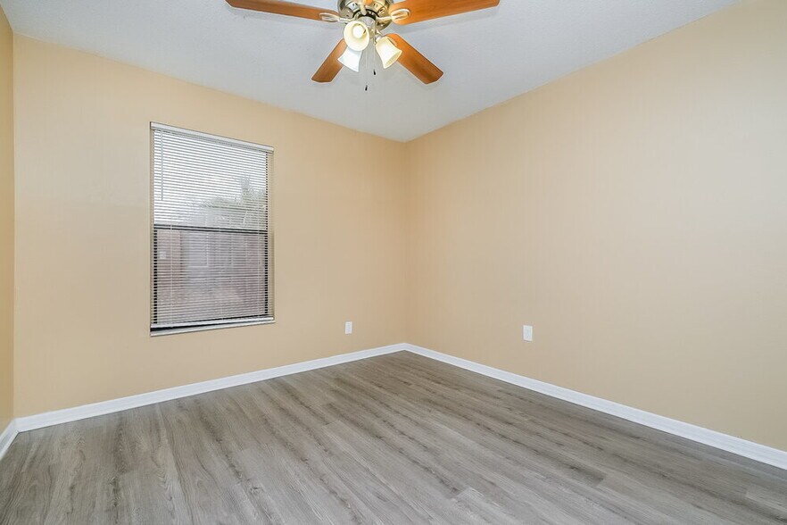 Building Photo - 13348 Linden Dr