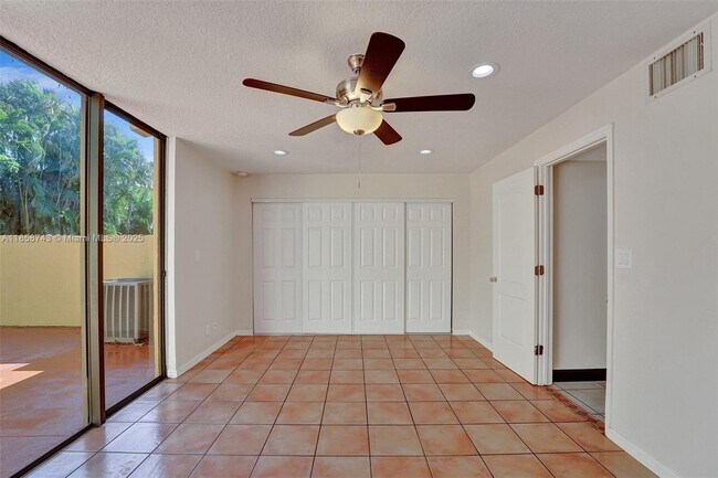 Building Photo - 760 E Coco Plum Cir