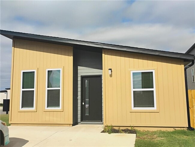 Building Photo - 951 Reading RR Ln