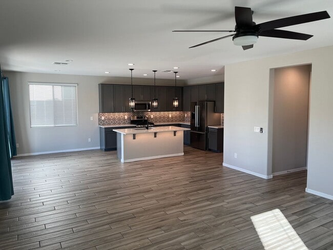 Building Photo - 17430 N 184th Ln