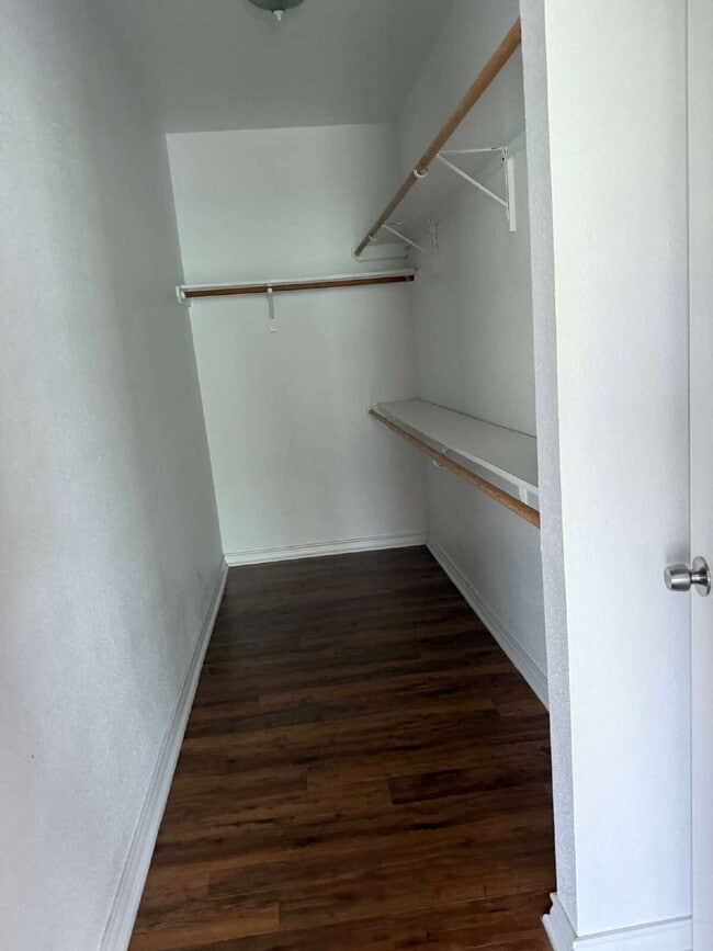 Building Photo - 455 Country Trail