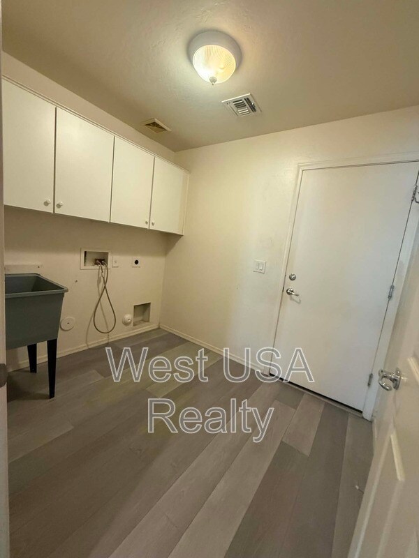 Building Photo - 20652 N Donithan Way