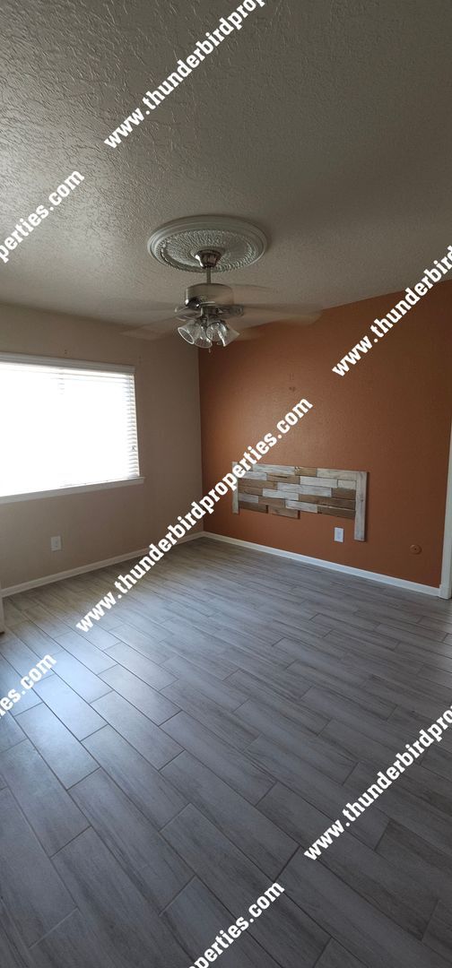 Building Photo - 5117 Camino Vista NW