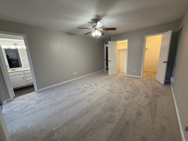 Building Photo - 2018 Auburn Dr