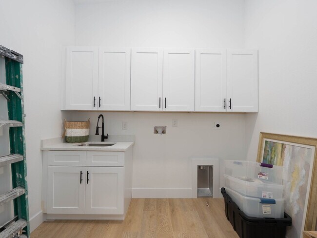 Building Photo - Brand New Construction 3/2  Canal Front Home for Rent in North Port