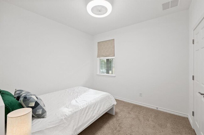 Building Photo - 116 Thurman Holt Rd