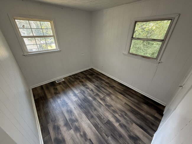 Building Photo - 721 English St