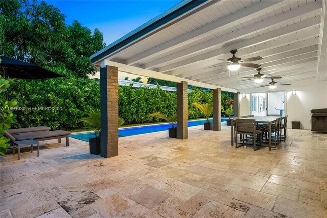 Building Photo - 1651 SW 13th Ave