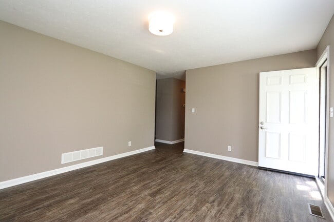 Building Photo - 6810 Village Green Blvd