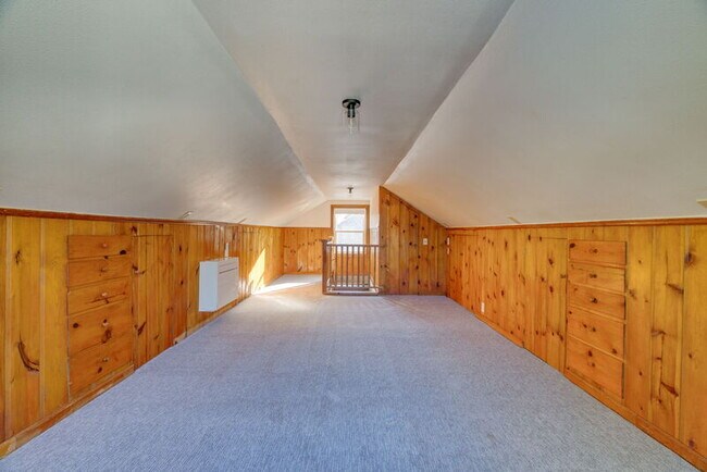 Building Photo - 1937 NE Dekum St