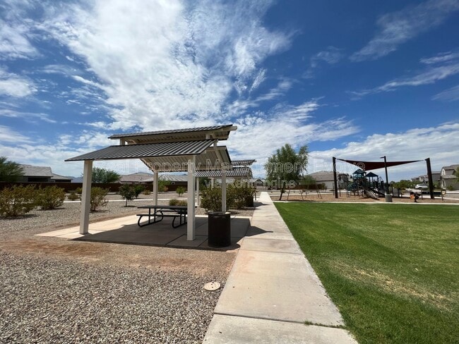 Building Photo - 6450 W Magdalena Ln