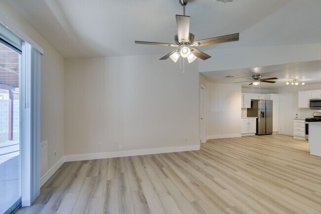 Building Photo - Charming 3-Bed, 2-Bath Single-Story Home i...