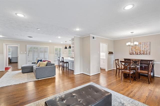 Building Photo - 9203 Livenshire Dr