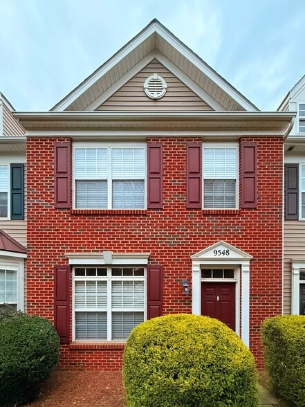Primary Photo - 9548 Inglenook Ln