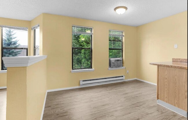 Building Photo - 5205 S Orchard St