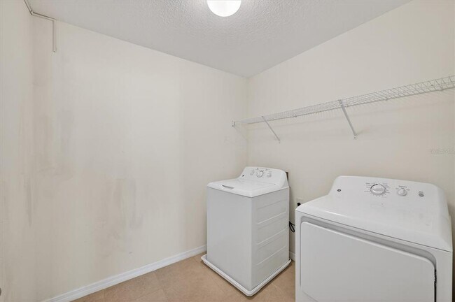 Building Photo - 4842 San Palermo Dr
