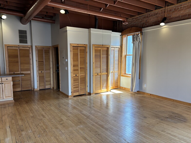 Closet space… - 111 N Michigan Ave