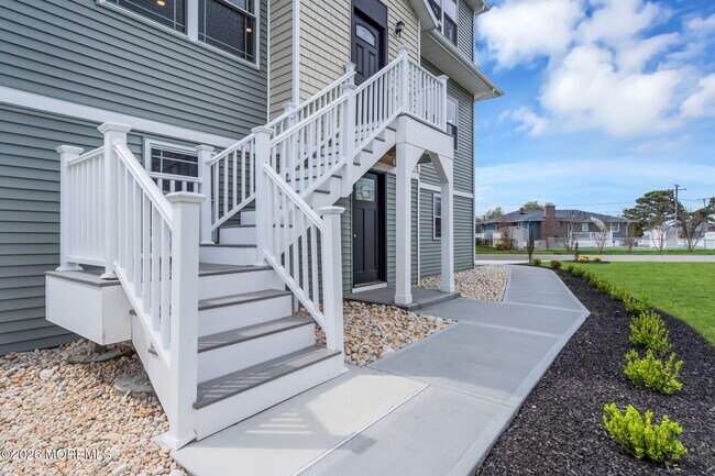 Building Photo - 58 Cove Rd