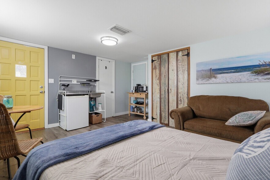 Building Photo - 587 Dixie Hwy