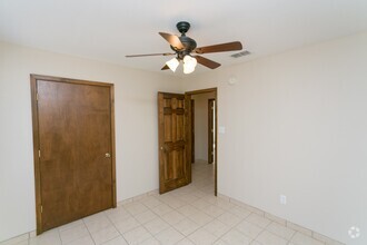 Building Photo - 16140/16142 Rolling Meadows Dr.