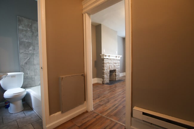 Building Photo - 59 N 61st St