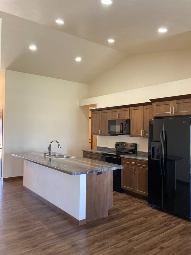 Building Photo - 2382 Jacobsen Rd