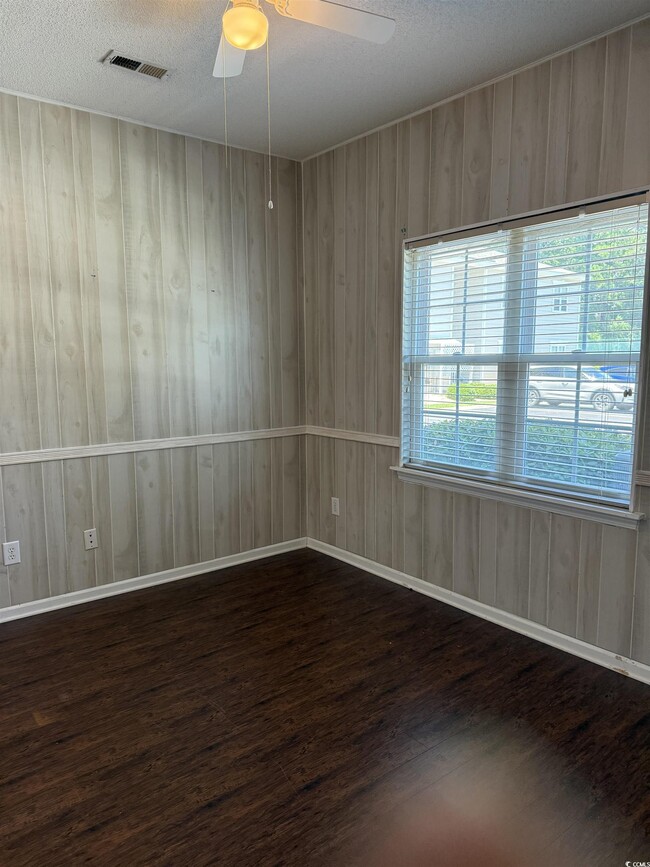 Building Photo - 4206 Sweetwater Blvd