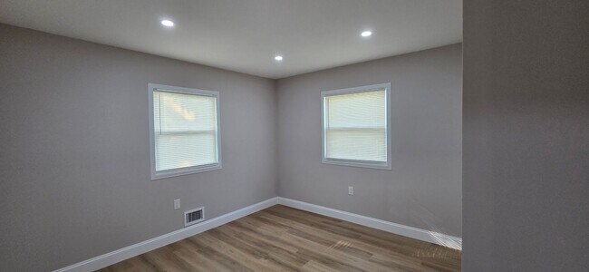 Building Photo - A Spacious 4 bedroom house for Rent !!!
