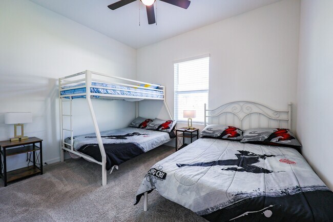 Building Photo - 2318 Lancashire St