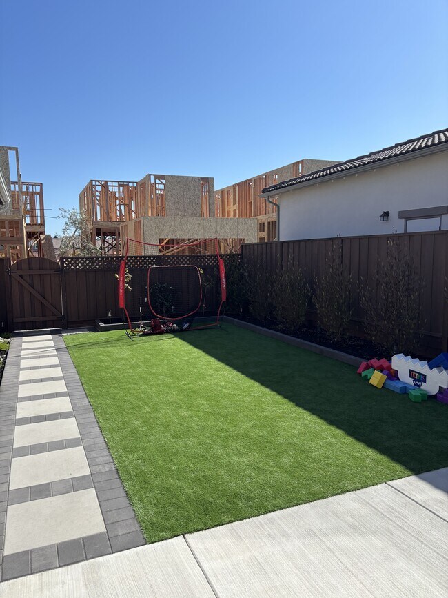 Building Photo - 594 Santa Lucia Wy