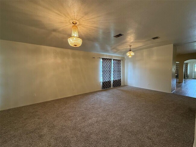 Building Photo - 916 Whitehall Dr