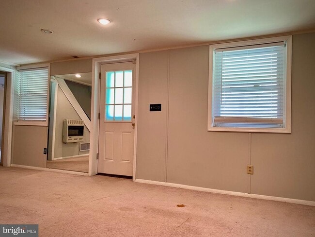 Building Photo - 99 Ivy Ave