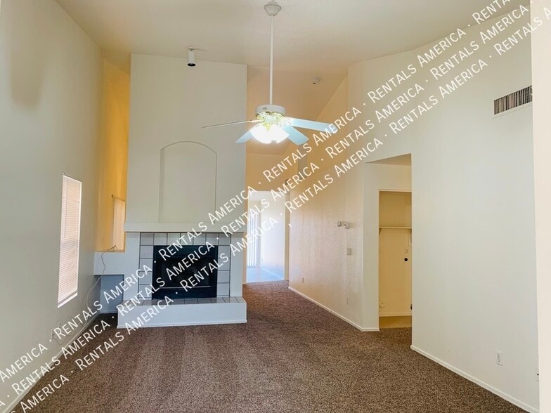 Primary Photo - 7450 W Eva St