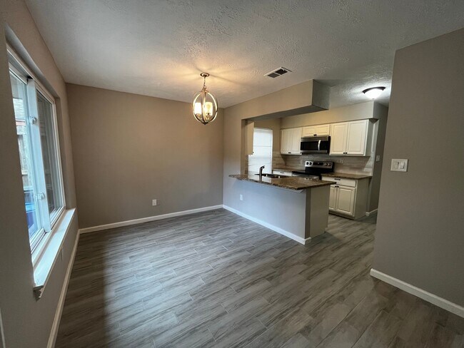 Building Photo - 6223 Brookgate Dr