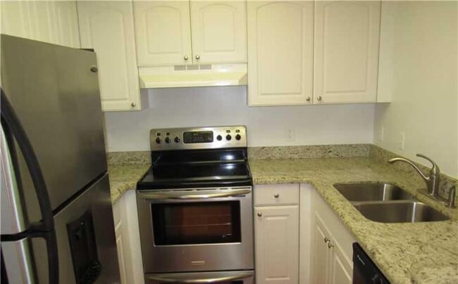 Building Photo - 2107 SE 10th Ave