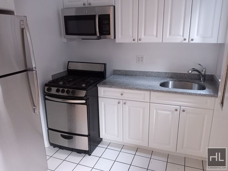 Building Photo - AMSTERDAM AVENUE