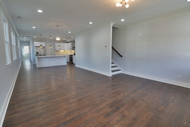 Building Photo - 628 Shelby Ave