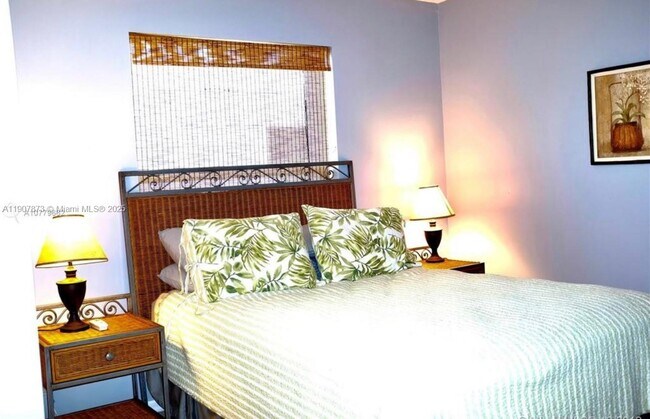 Building Photo - 3341 Overlook Rd