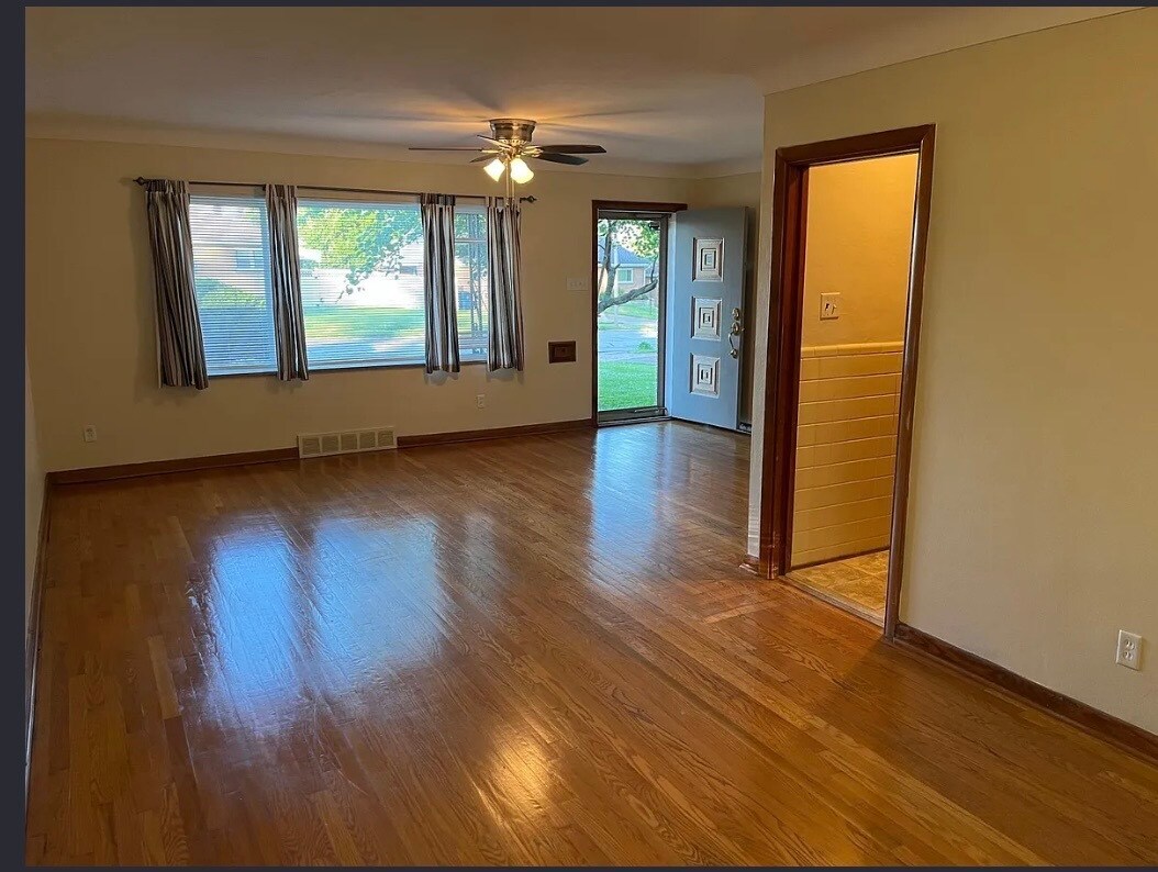 Building Photo - 2326 Fairy Bell Dr