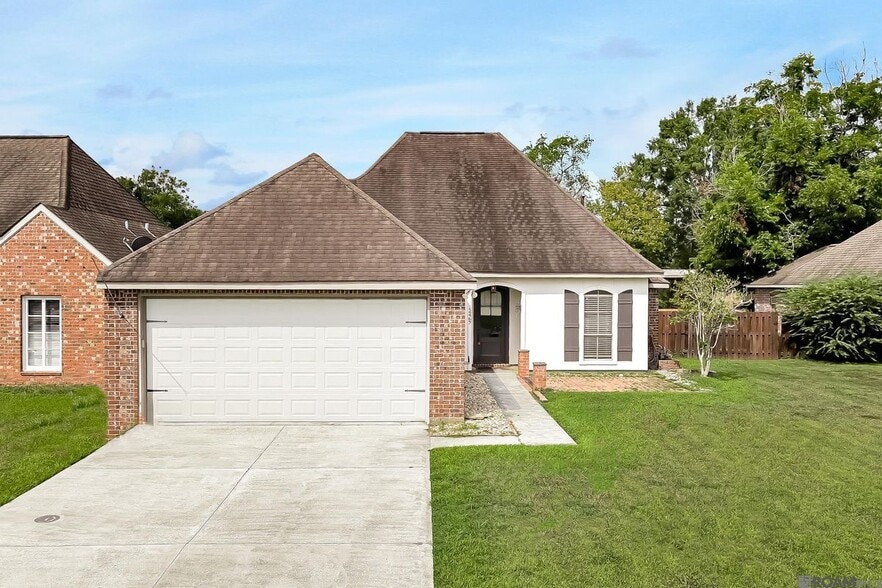 Building Photo - 12467 Dutchtown Villa Dr