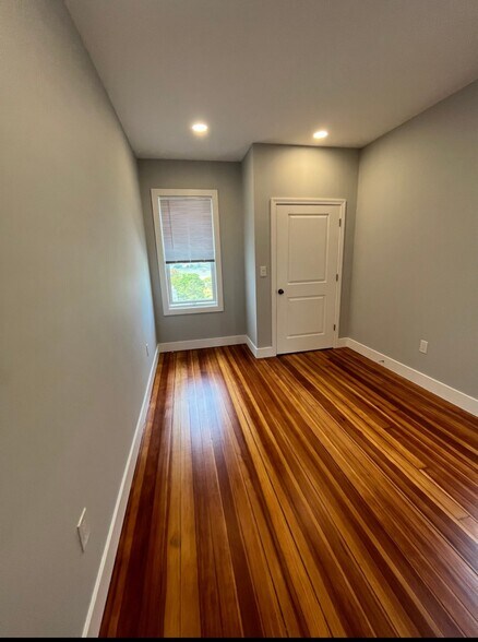 Building Photo - 31 Faywood Ave
