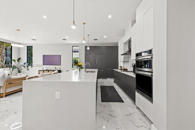 Building Photo - 12120 Rhino Oaks Dr