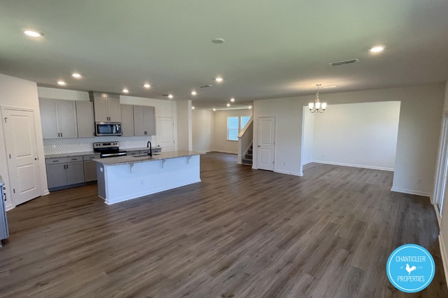 Building Photo - 805 Wagyu Wy