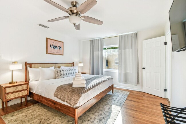 Building Photo - 1107 W Braddock St