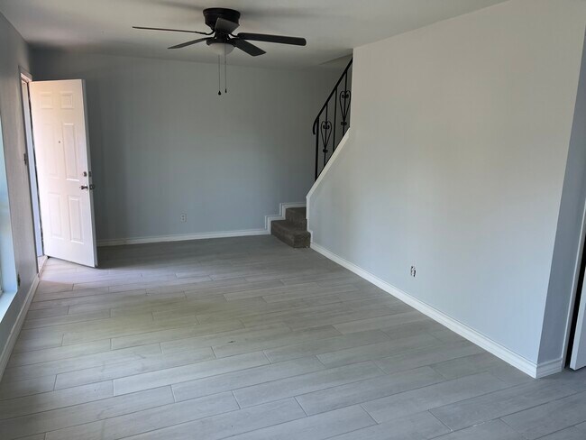 Building Photo - 54 Woodmere Ct