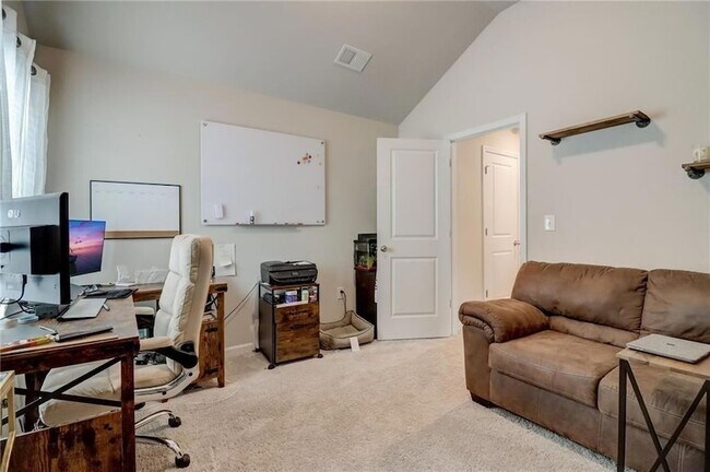 Building Photo - 7246 Gladstone Cir