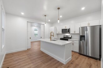 Building Photo - Modern Renovation - Sharpsburg